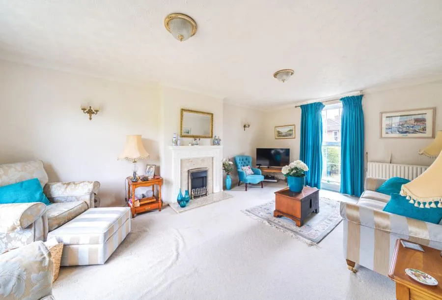 Oldfield Crescent, Cheltenham, GL51, photo 3