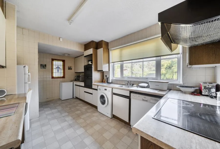 Oldfield Crescent, Cheltenham, GL51, photo 26