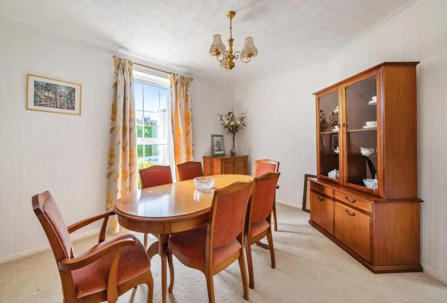 Oldfield Crescent, Cheltenham, GL51, photo 4