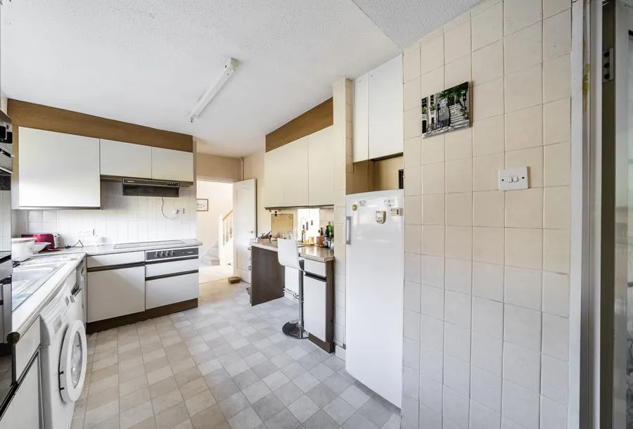 Oldfield Crescent, Cheltenham, GL51, photo 24