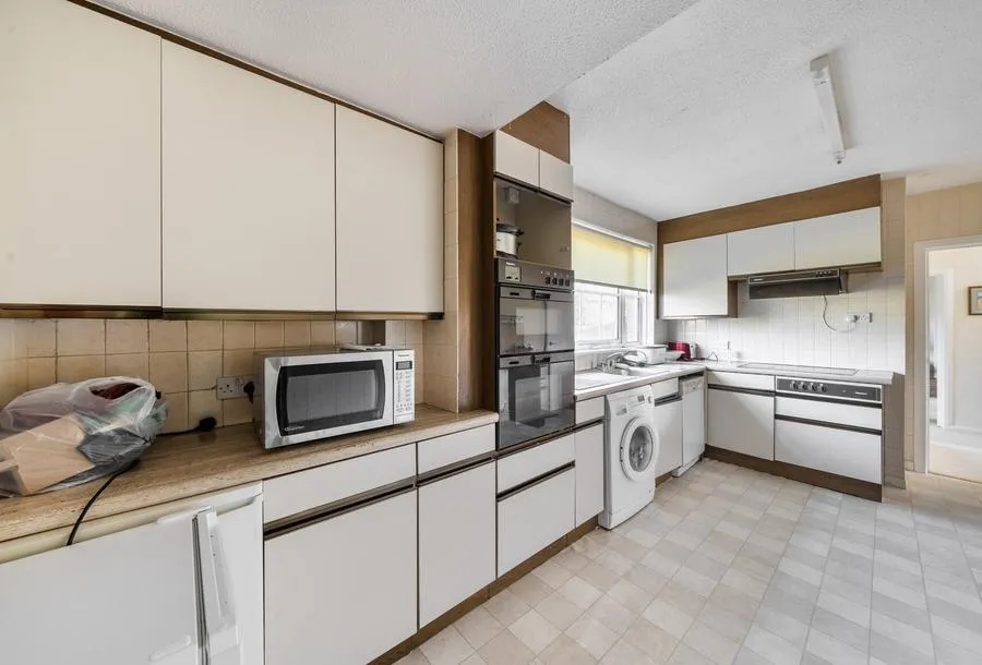 Oldfield Crescent, Cheltenham, GL51, photo 25