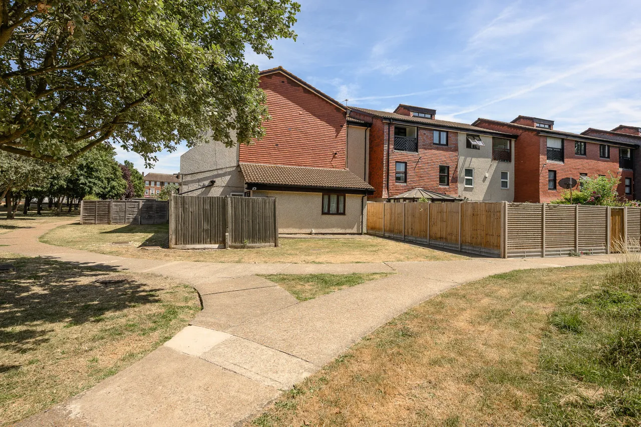 Buttermere Close, Morden, SM4, photo 8