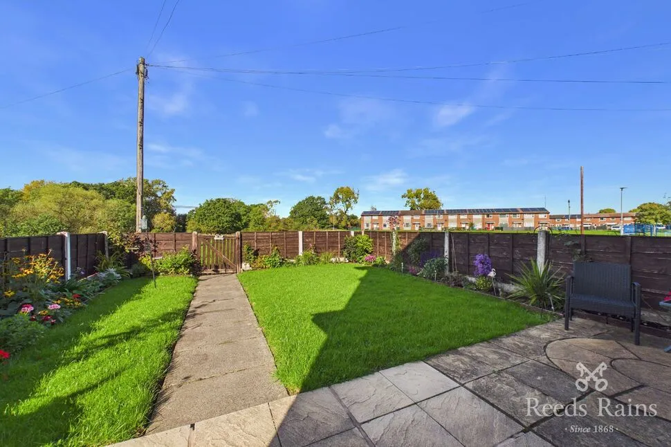 Wollaton Walk, Denton, M34, photo 15