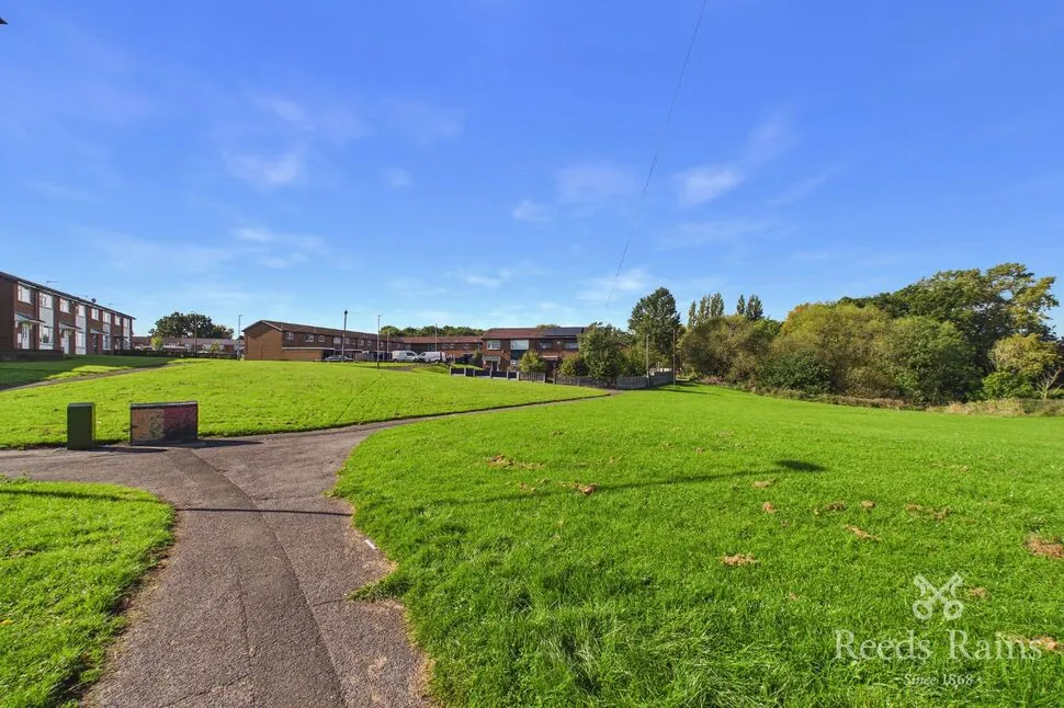 Wollaton Walk, Denton, M34, photo 14