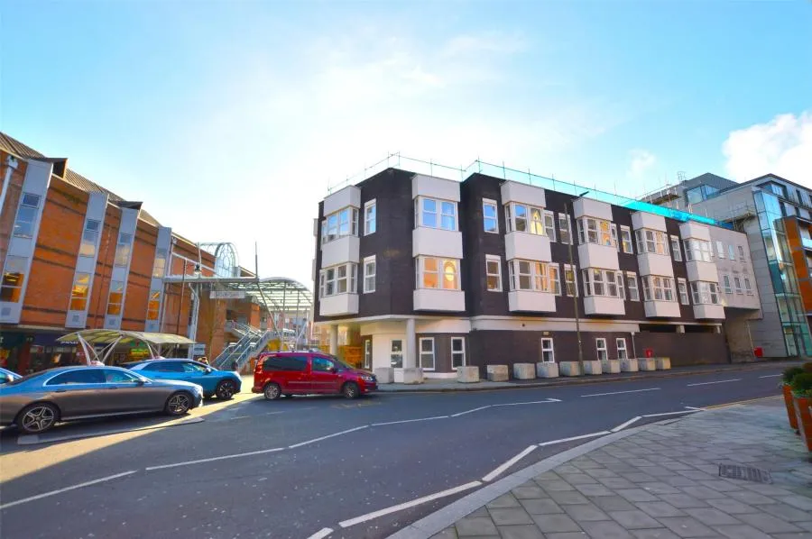 London Road, Redhill, RH1, photo 3