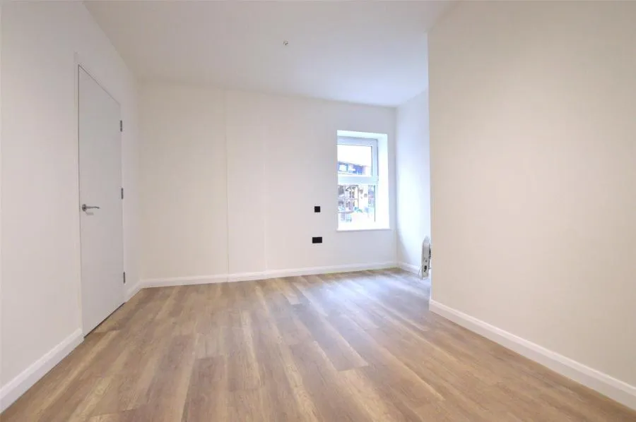 London Road, Redhill, RH1, photo 6