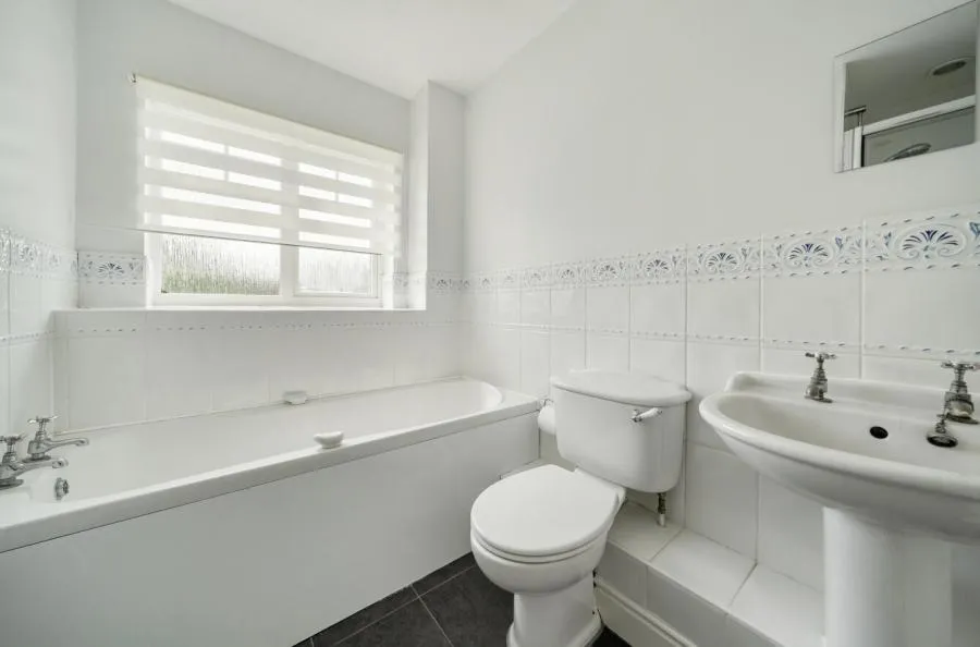 Nightingale Walk, Windsor, SL4, photo 13