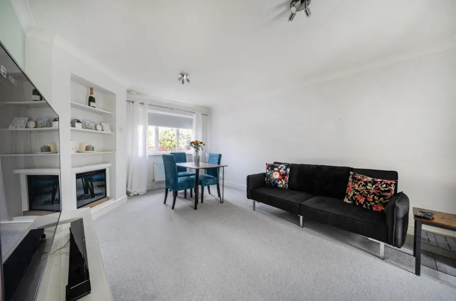 Nightingale Walk, Windsor, SL4, photo 16