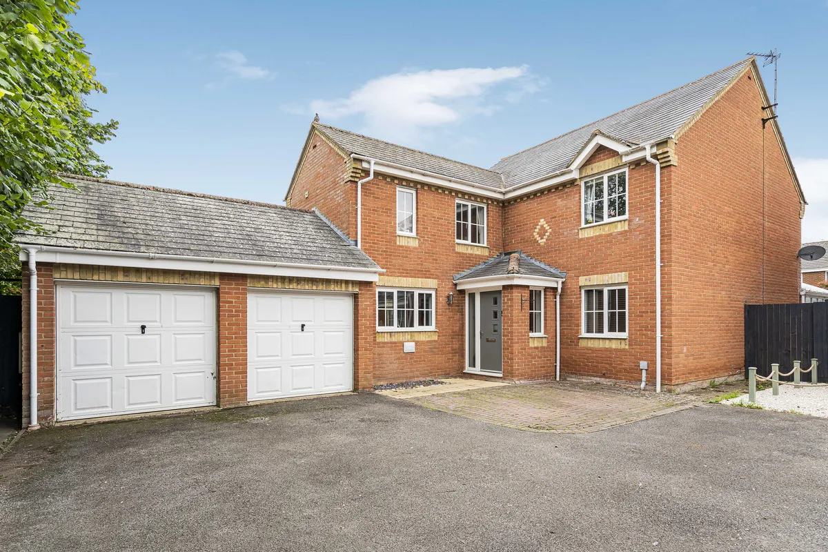 4 bed house for sale, Mullein Road, Bicester