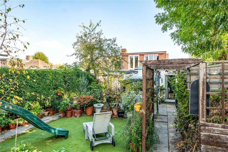 The Street, Fetcham, KT22, photo 5