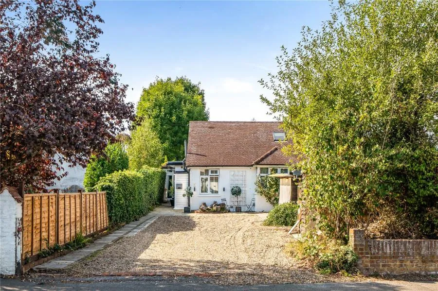The Street, Fetcham, KT22, photo 3