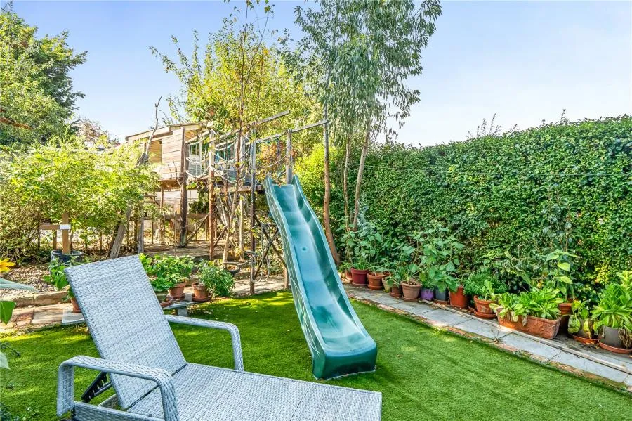 The Street, Fetcham, KT22, photo 6