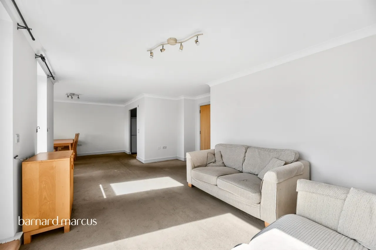 Cleeve Way, Sutton, photo 8