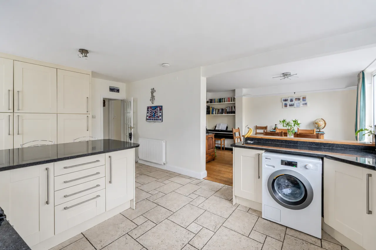 Whitehorse Drive, Epsom, KT18, photo 5