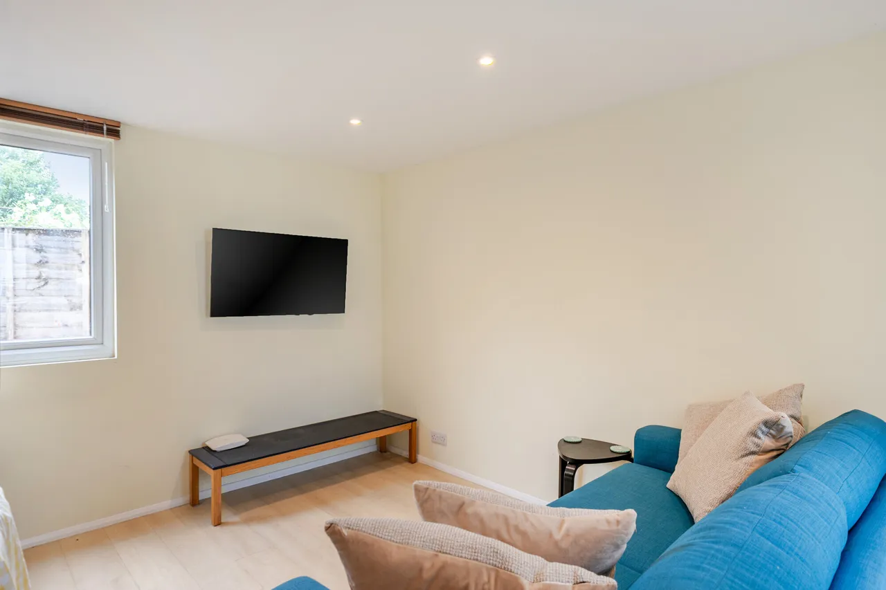 Whitehorse Drive, Epsom, KT18, photo 6