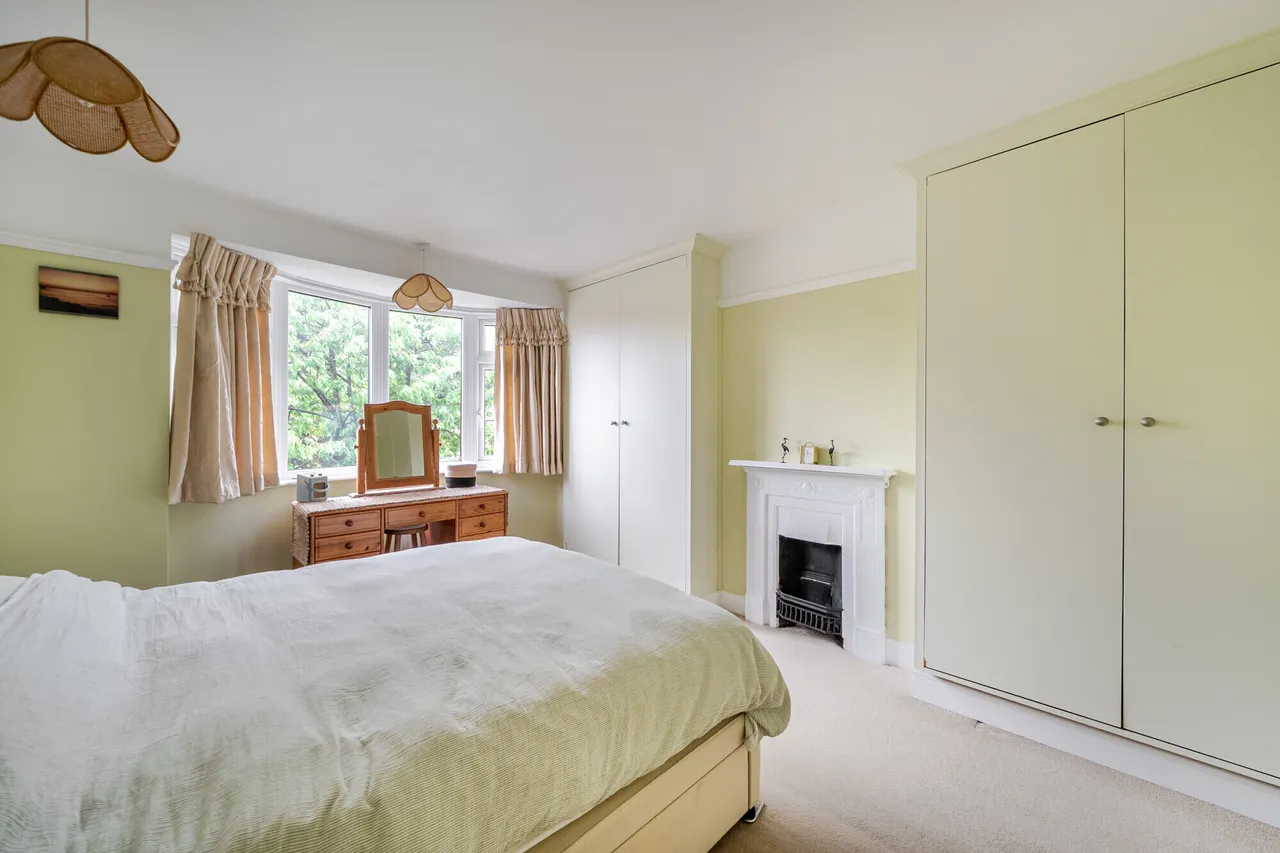 Whitehorse Drive, Epsom, KT18, photo 8