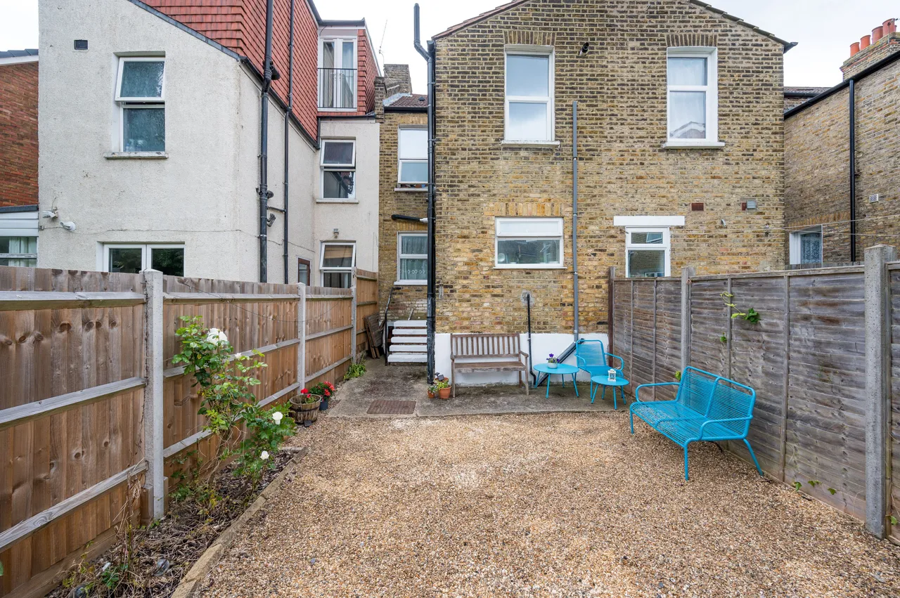 Flat A, 49 Neuchatel Road, London, photo 10