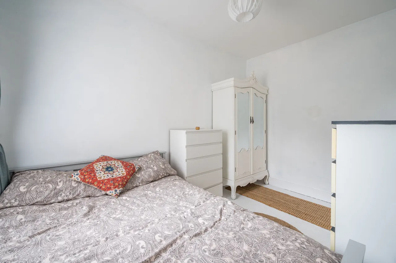Flat A, 49 Neuchatel Road, London, photo 5