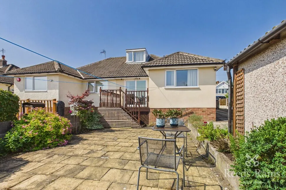2 bed house for sale — Pyenot Avenue, Cleckheaton, West Yorkshire, BD19