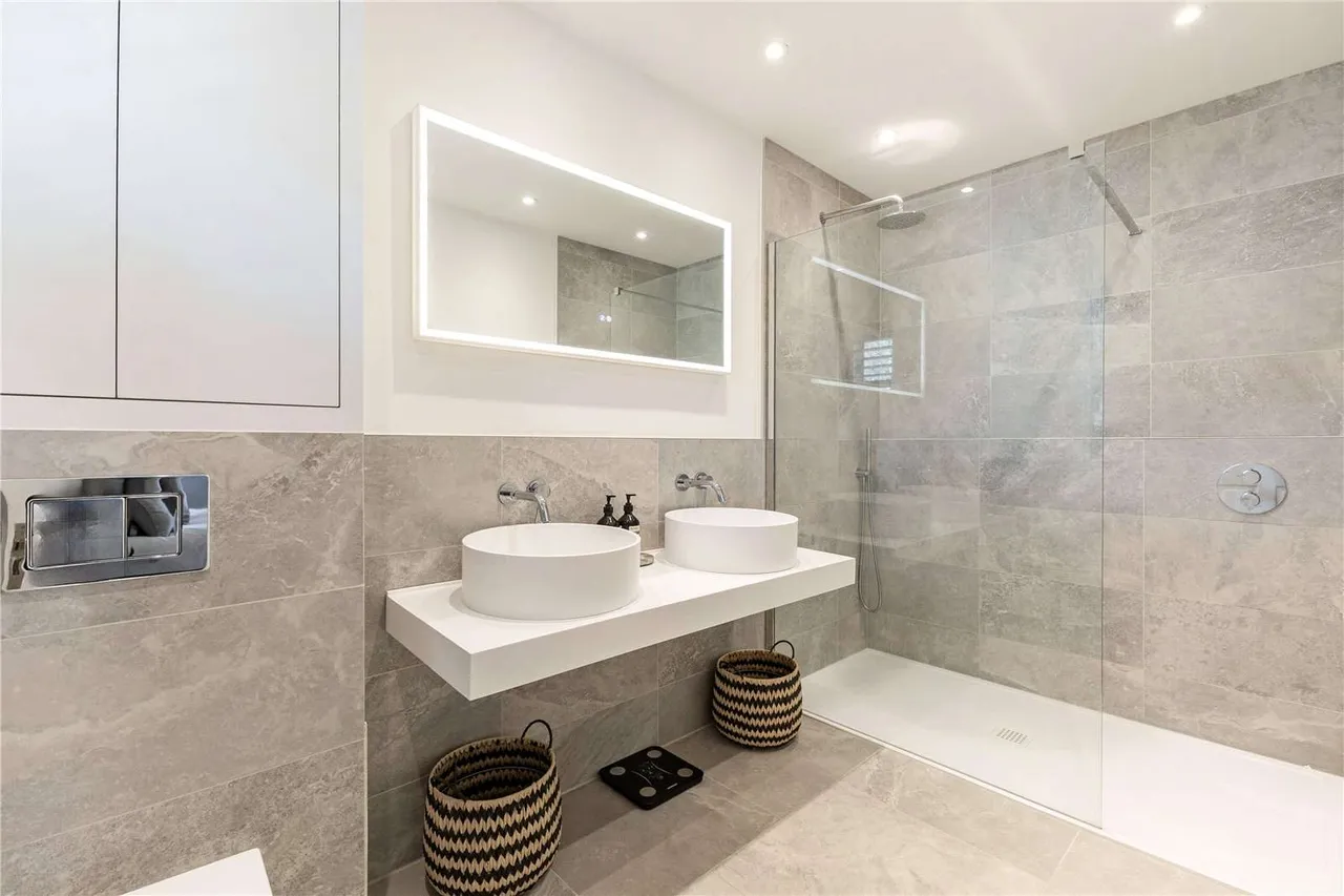Just Off The Portsmouth Road, Cobham, KT11, photo 14