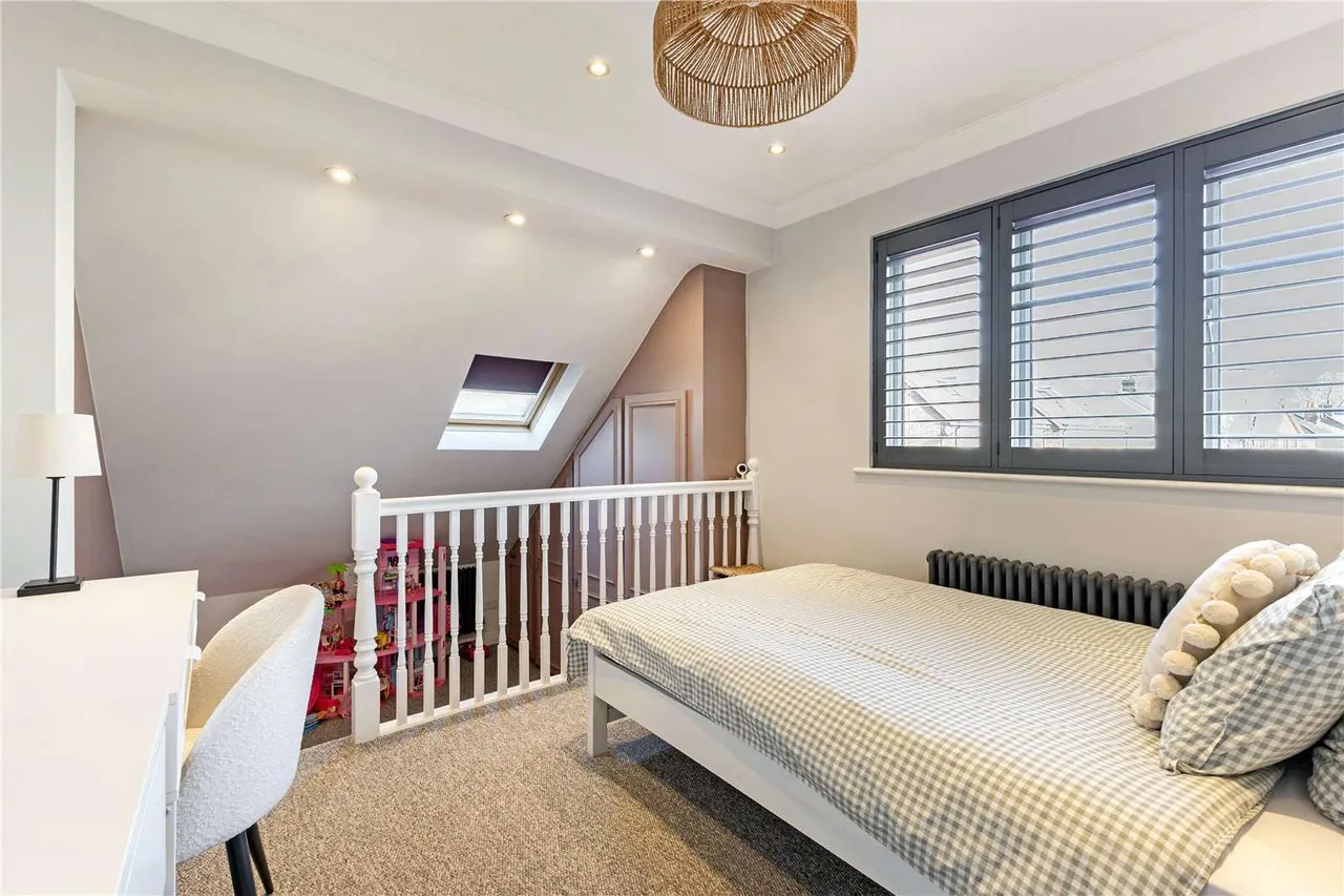 Just Off The Portsmouth Road, Cobham, KT11, photo 10