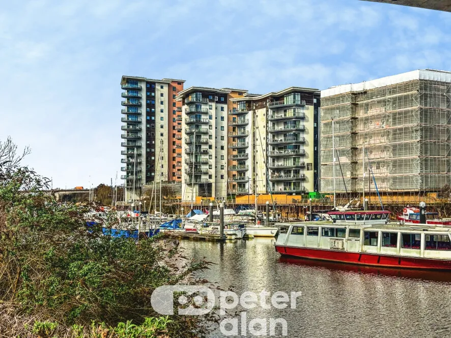 2 bed flat to rent, Victoria Wharf Cardiff, CF11
