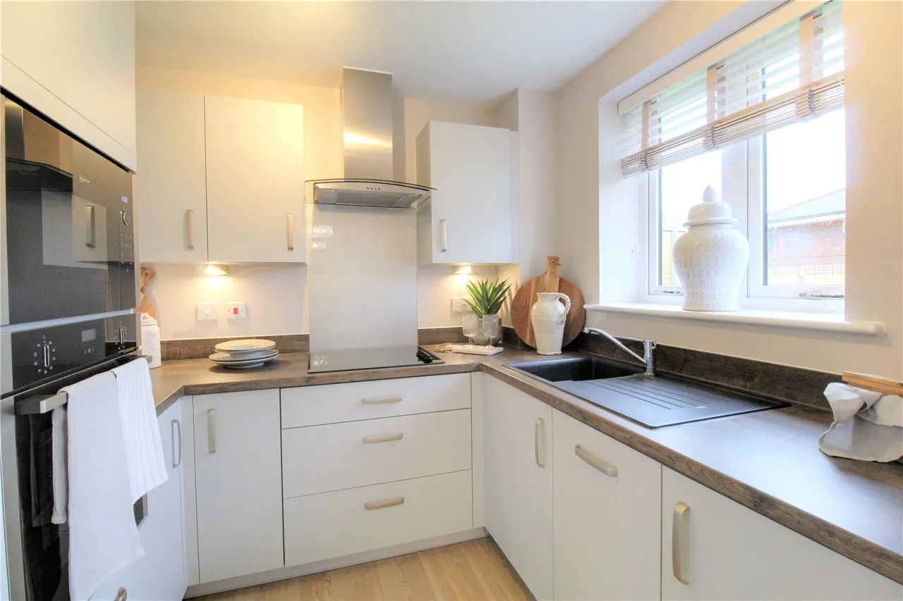 Station Road, Hook, RG27 9PH, photo 3
