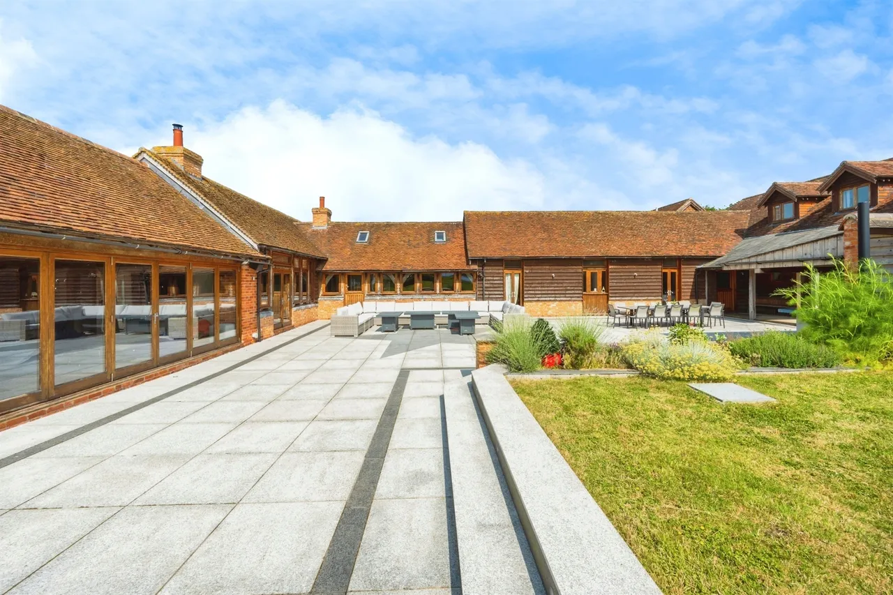 7 bed house for sale — Bicester Road, Westcott, Aylesbury