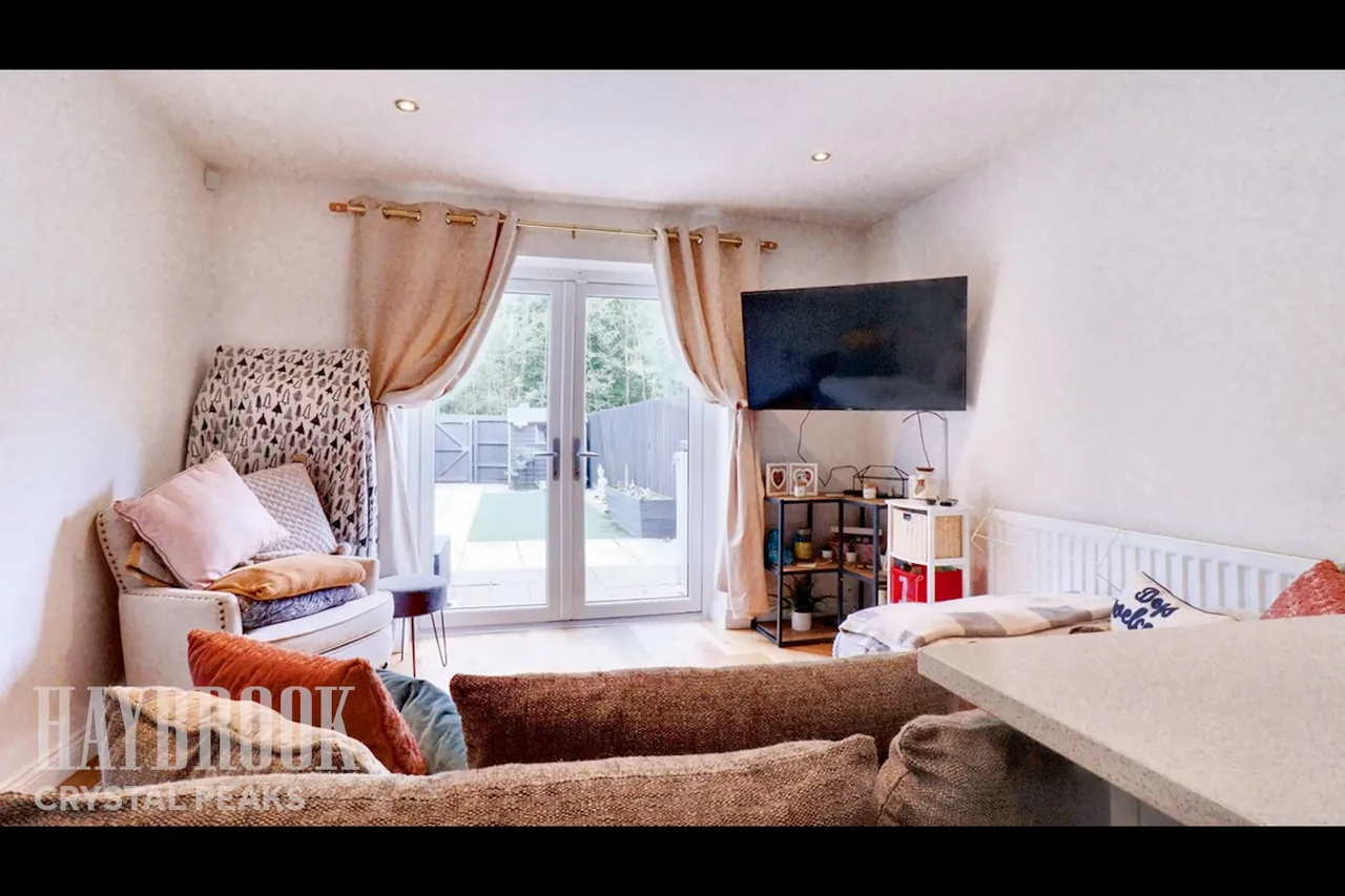 Staveley Road, poolsbrook, photo 5