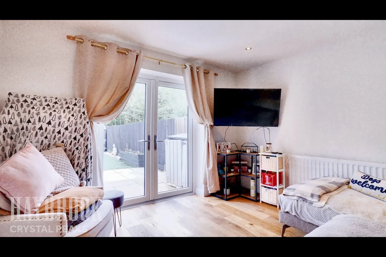 Staveley Road, poolsbrook, photo 3