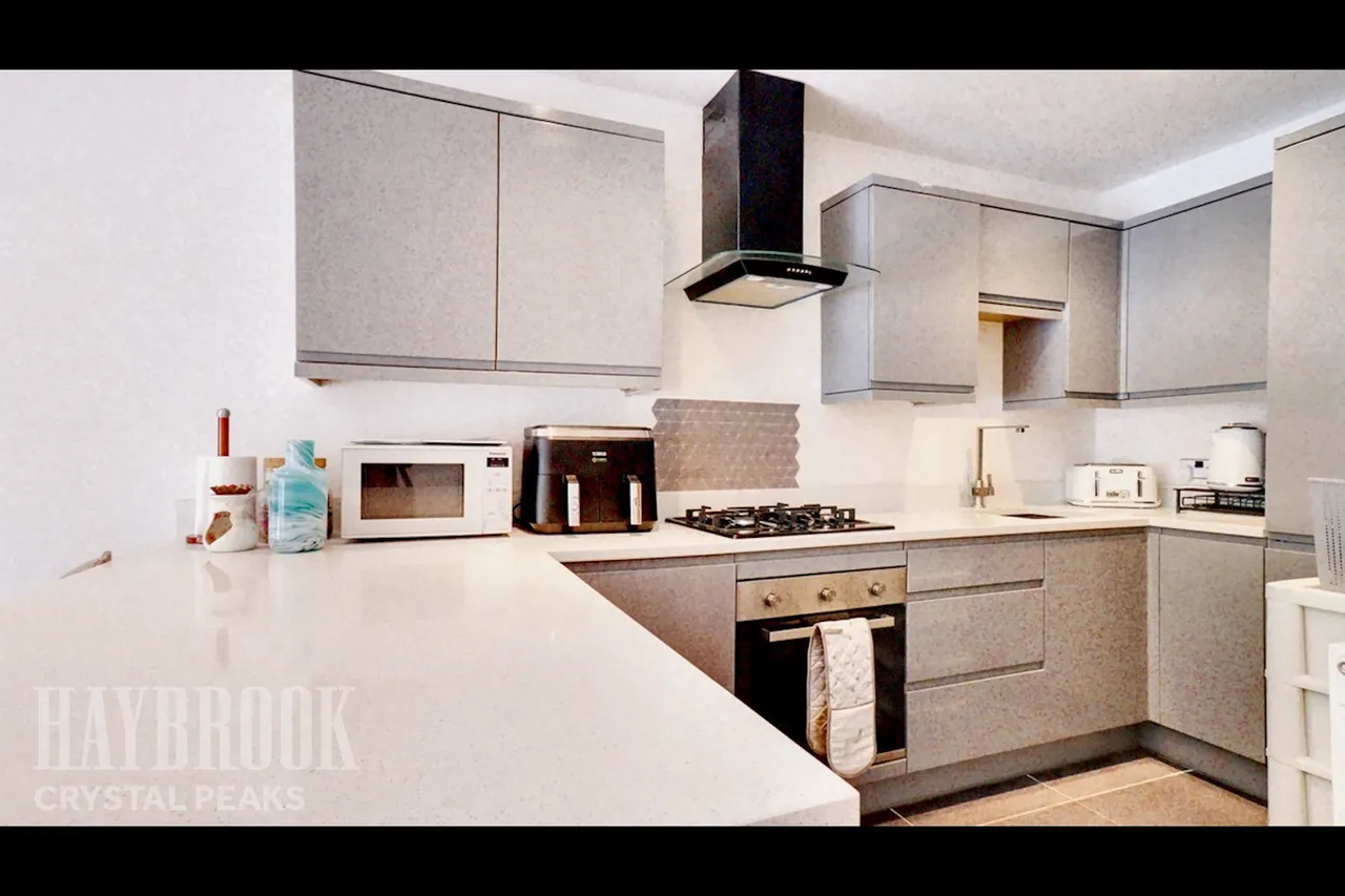 Staveley Road, poolsbrook, photo 8