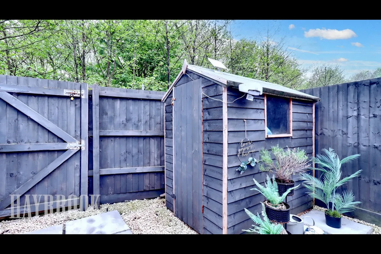 Staveley Road, poolsbrook, photo 31