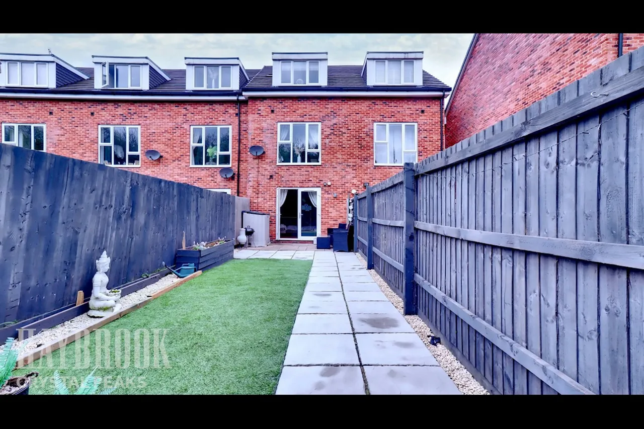 Staveley Road, poolsbrook, photo 30