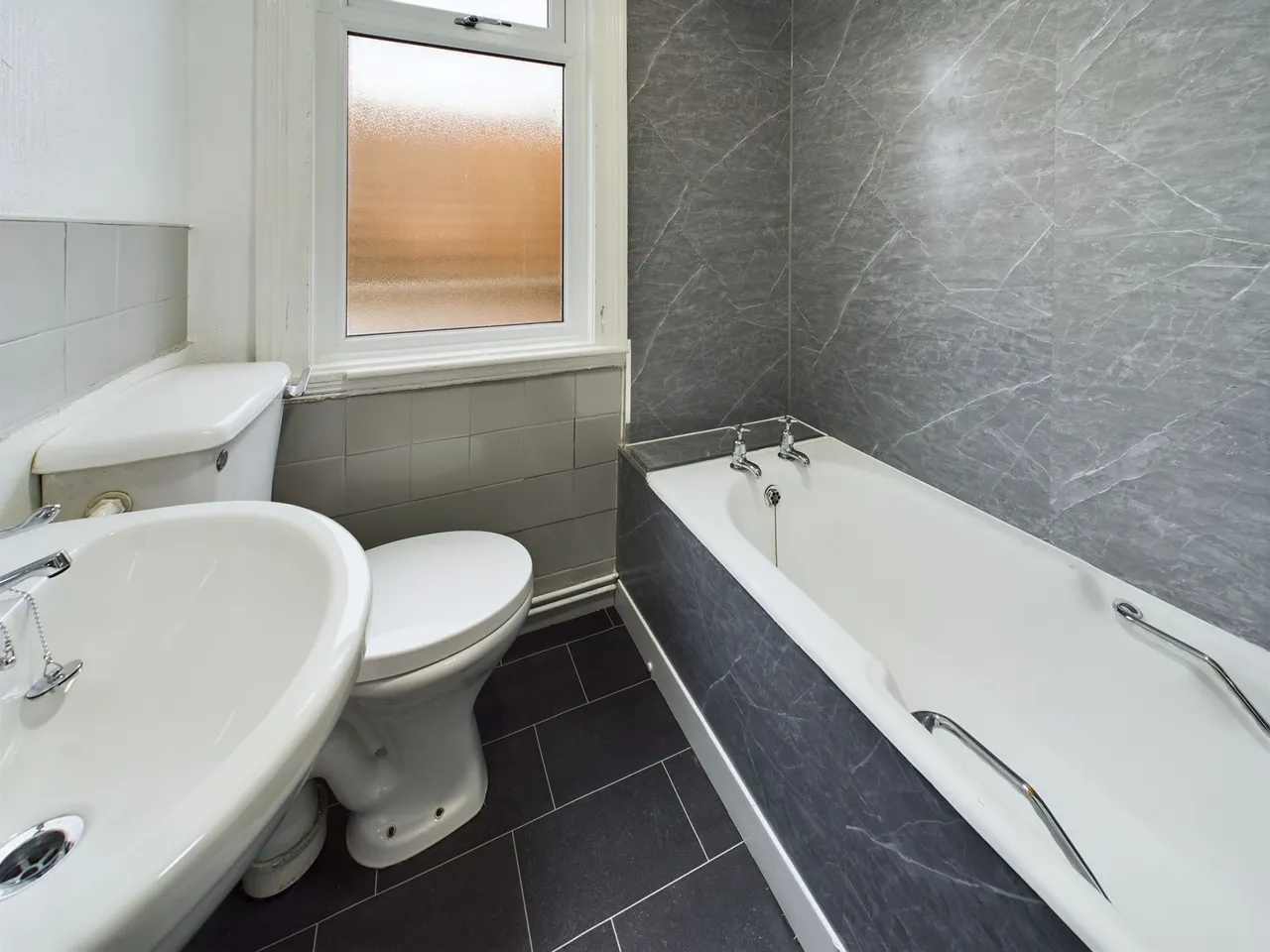 Park Street, Abergavenny, NP7, photo 4