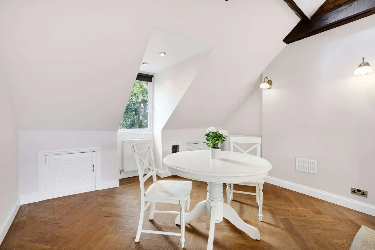 Thornton Avenue, London, W4 1QQ, photo 3