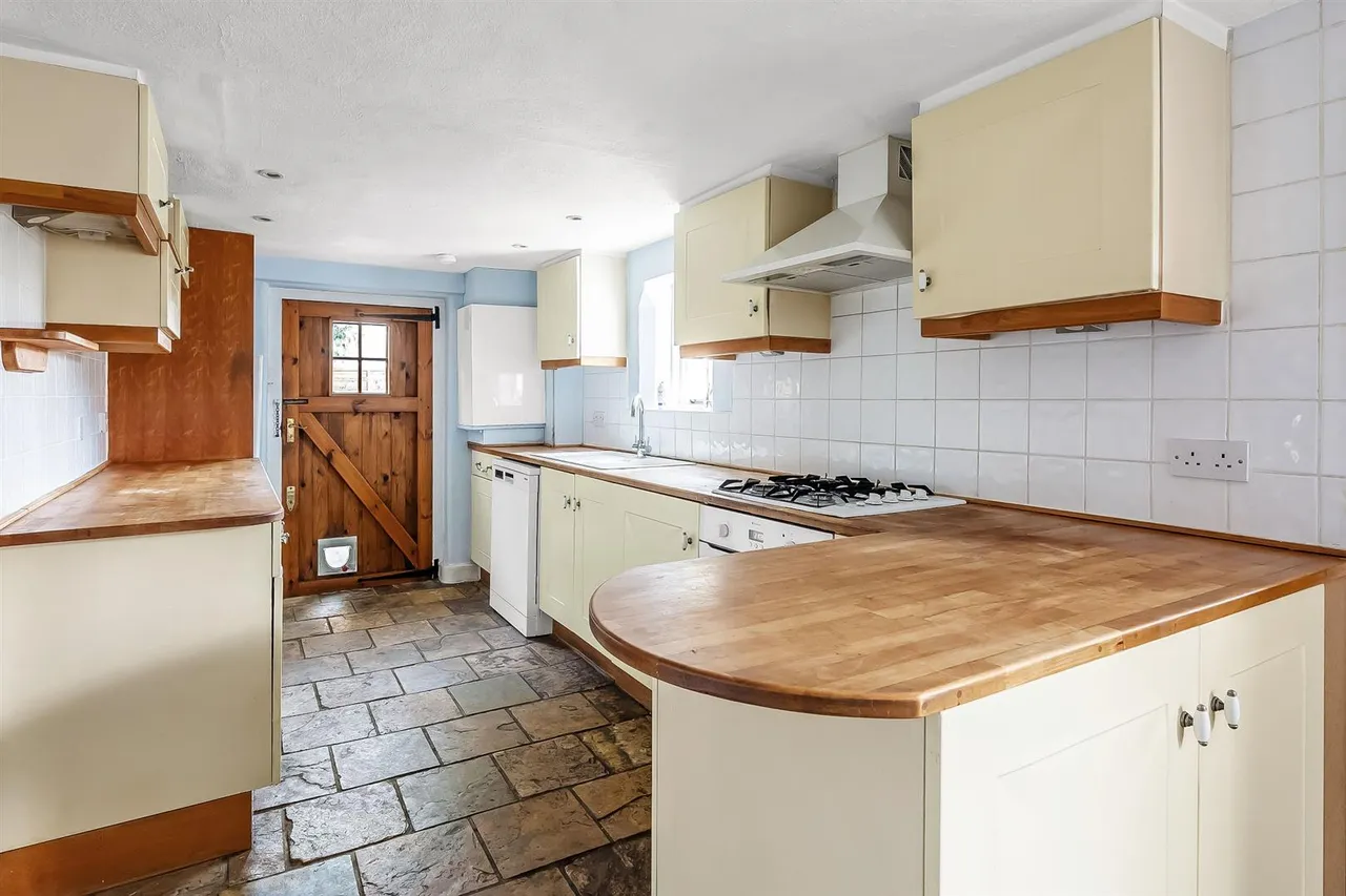 Leatherhead Road, Great Bookham, KT23, photo 12