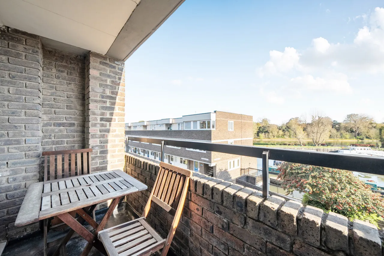 Justin Close, Brentford, TW8, photo 5