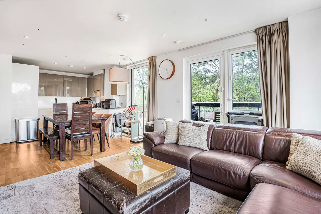 3 bed flat for sale, Cheering Lane, London, E20