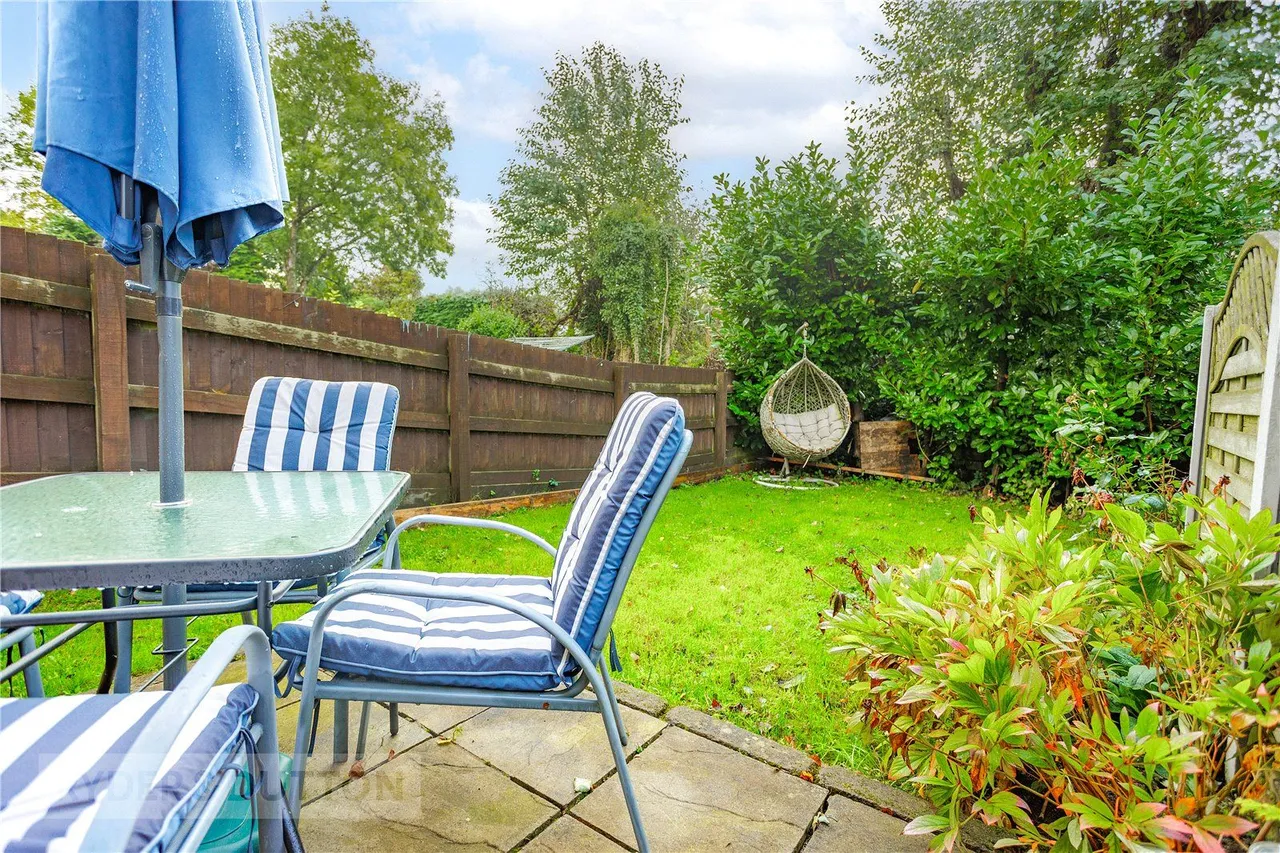 Manchester Road, Mossley, OL5, photo 18