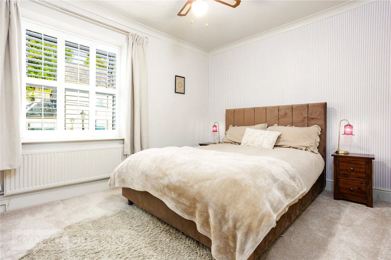 Manchester Road, Mossley, OL5, photo 13