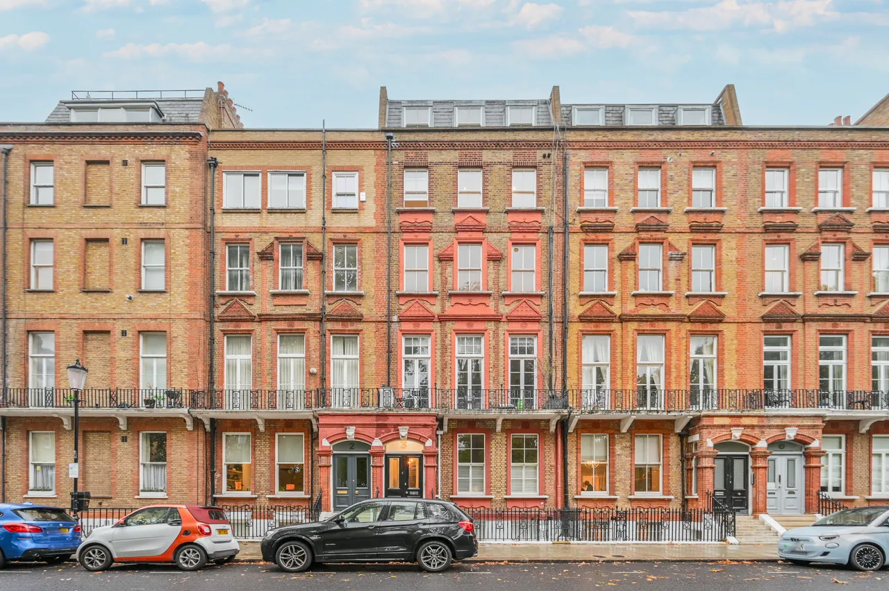 3 bed flat to rent, London, SW5