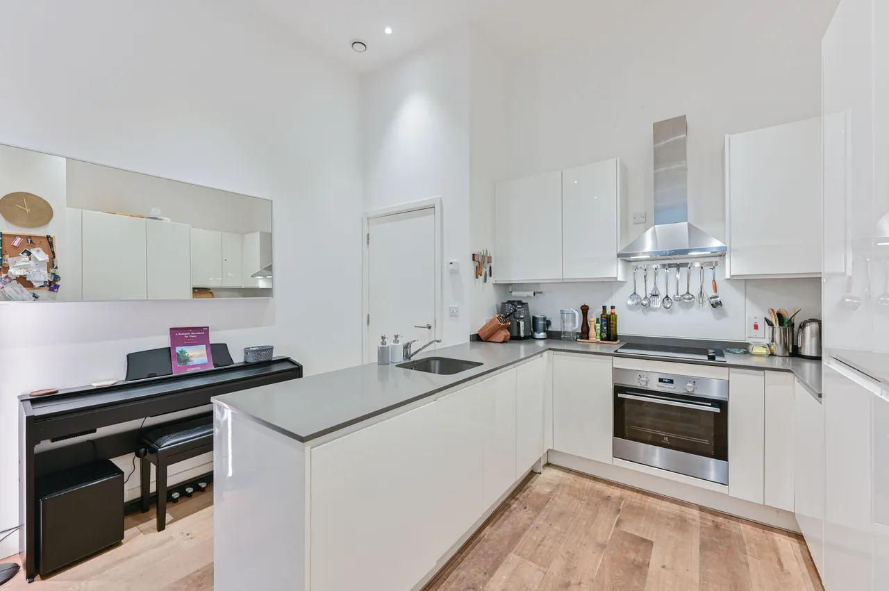 London, SW17, photo 11