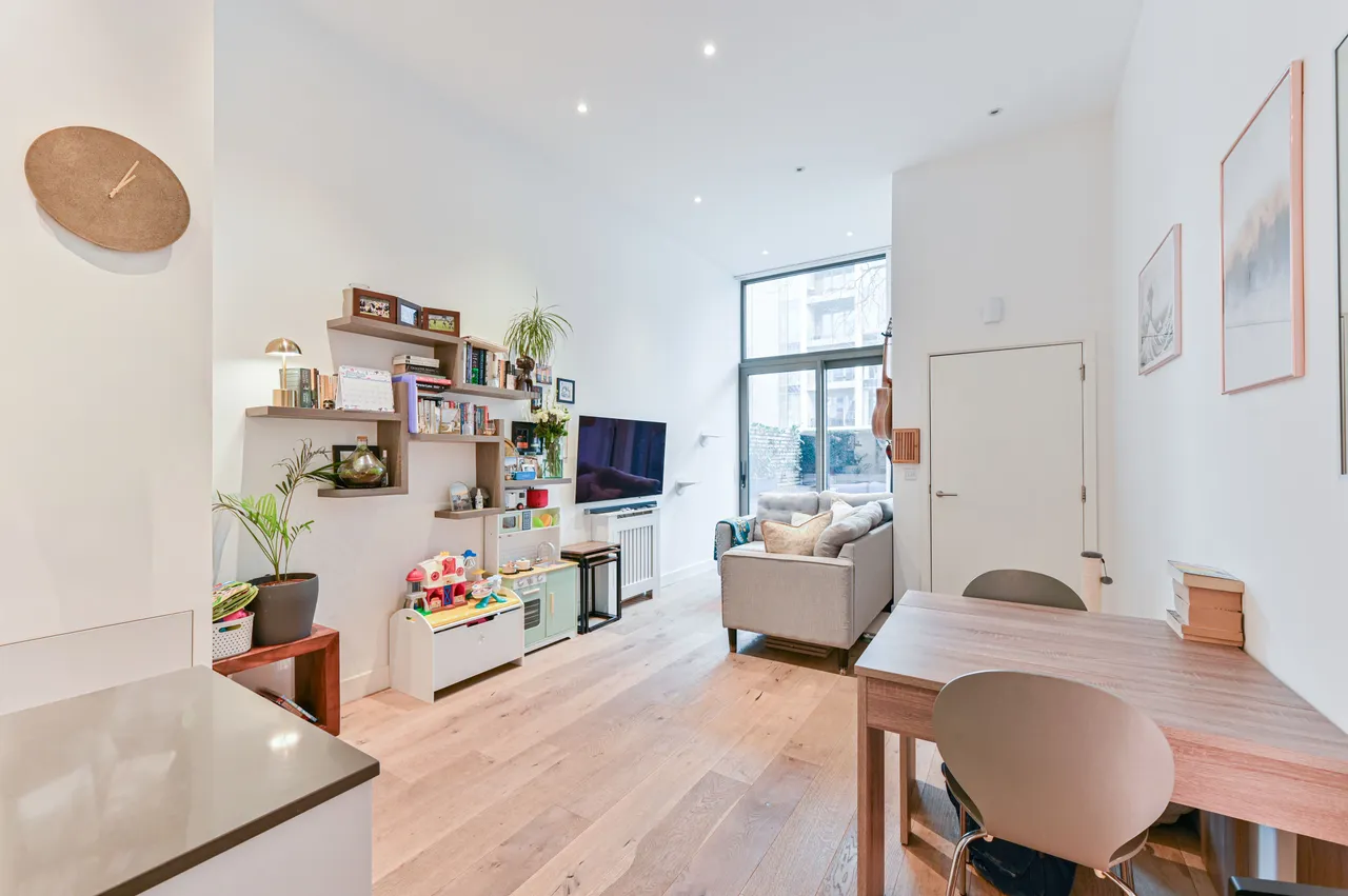 London, SW17, photo 17