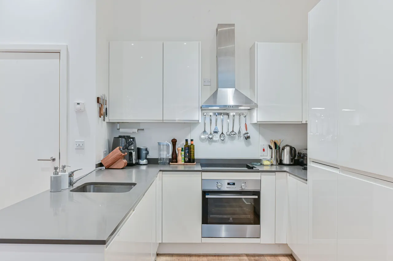 London, SW17, photo 12
