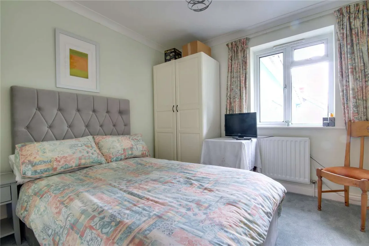 Lower Buckland Road, Lymington, Hampshire, SO41 9DR, photo 11