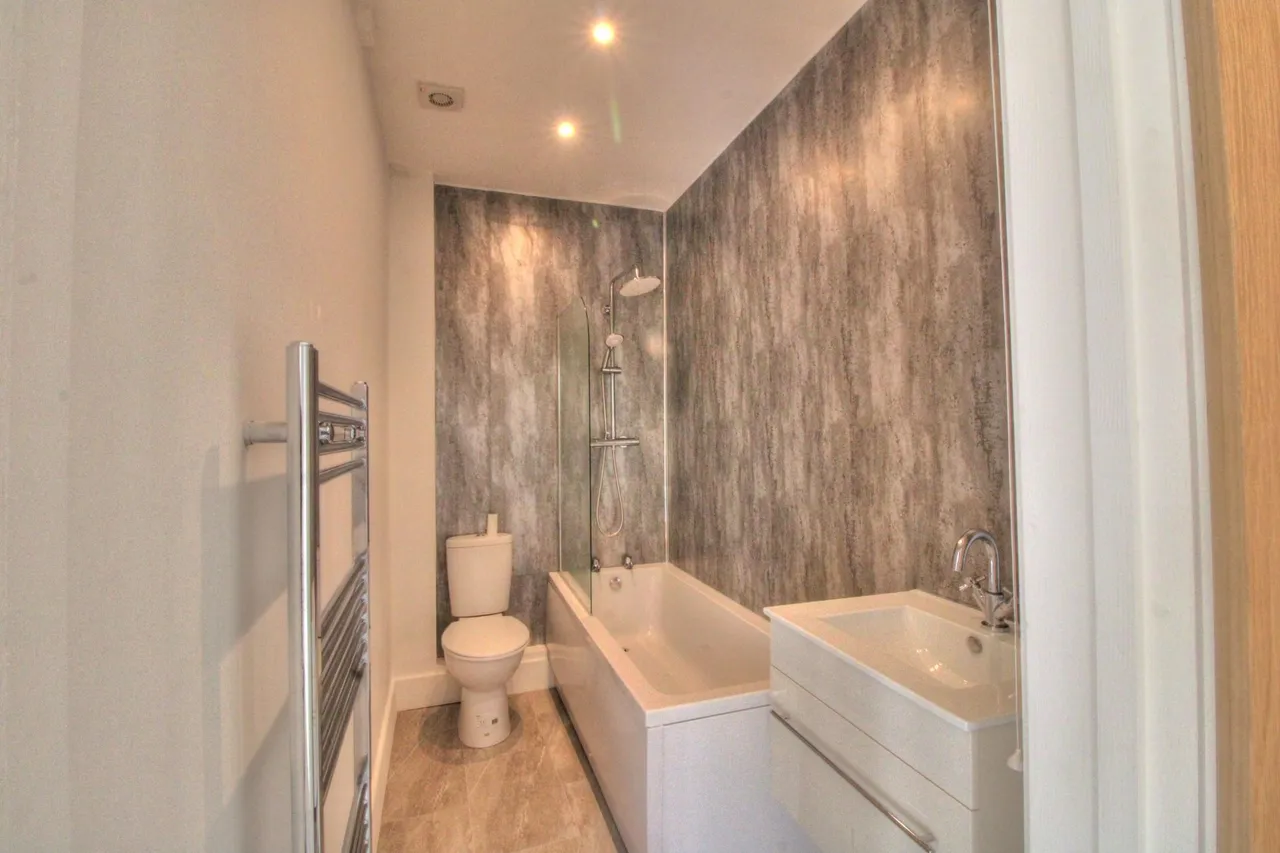 Queens Road, New Tredegar, NP24, photo 11