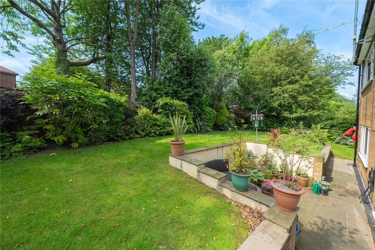 Sandhill Mount, Leeds, LS17, photo 13