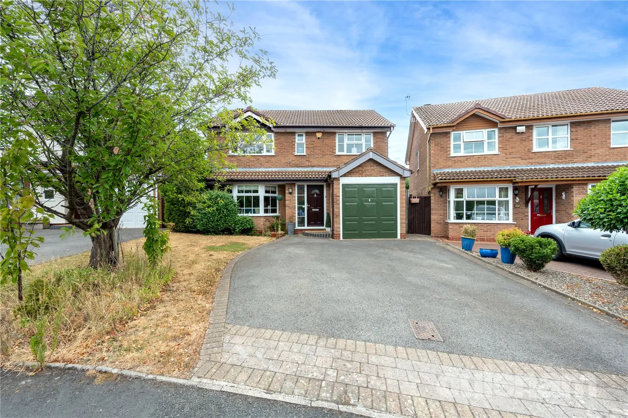 4 bed house for sale — Birkdale Avenue, Blackwell, Bromsgrove, Worcestershire, B60 1BY