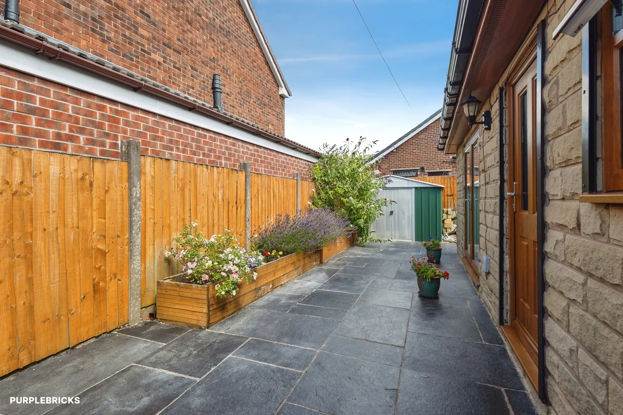 George Street, Oldham, OL2, photo 23
