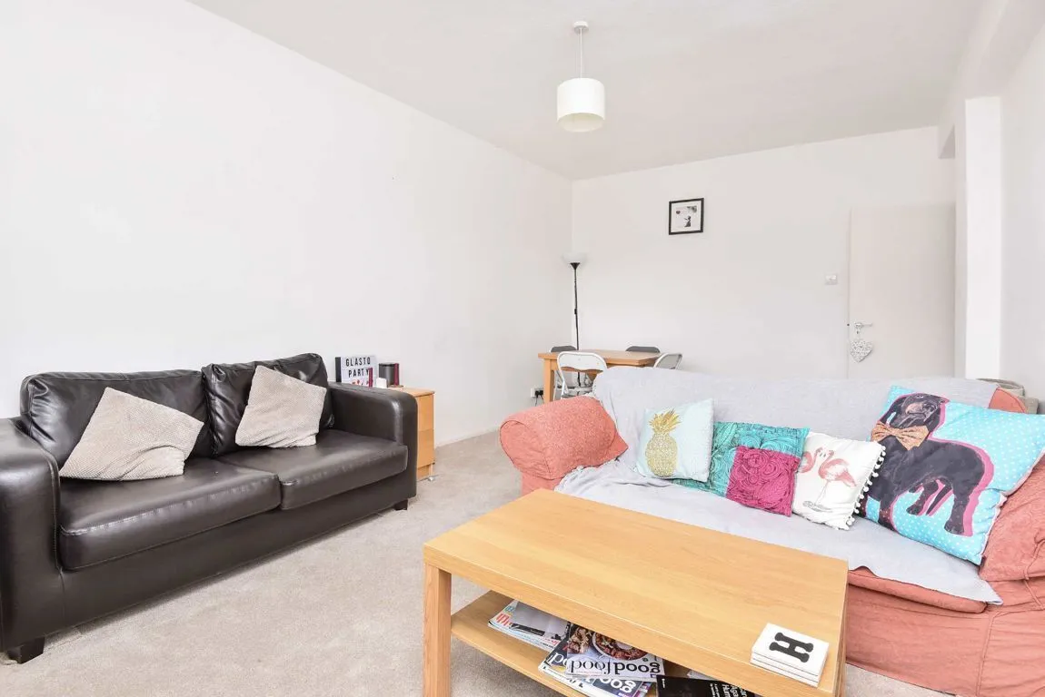 Lochinvar Street, SW12, photo 2